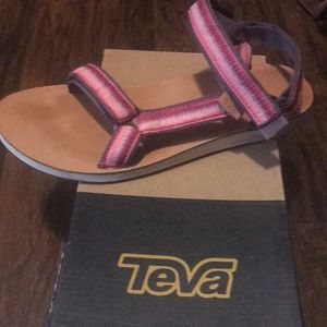 Teva Raspberry Universal sandals